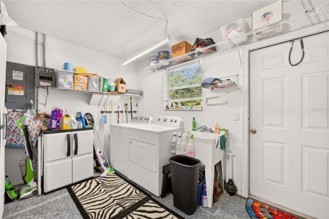 House in The Villages, Florida 2 bedrooms, 102.38 sq.m. № 2299649 - photo 23