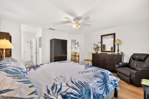 House in The Villages, Florida 2 bedrooms, 102.38 sq.m. № 2299649 - photo 19