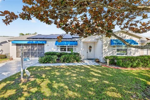 House in The Villages, Florida 2 bedrooms, 102.38 sq.m. № 2299649