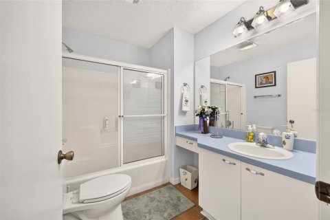 House in The Villages, Florida 2 bedrooms, 102.38 sq.m. № 2299649 - photo 9