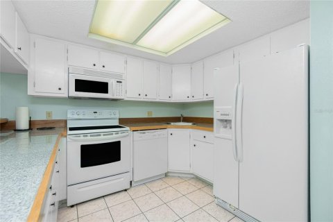 Condo in Port Charlotte, Florida, 2 bedrooms  № 1523274 - photo 10