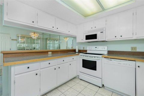 Condo in Port Charlotte, Florida, 2 bedrooms  № 1523274 - photo 9