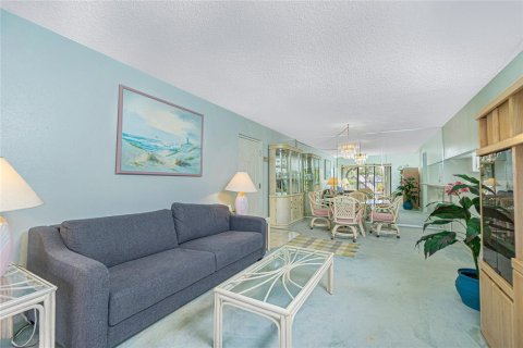 Condo in Port Charlotte, Florida, 2 bedrooms  № 1523274 - photo 5
