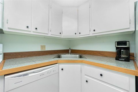 Condo in Port Charlotte, Florida, 2 bedrooms  № 1523274 - photo 8