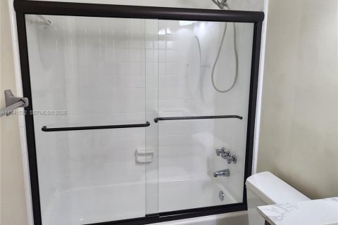 Copropriété à vendre à Fort Lauderdale, Floride: 1 chambre, 65.03 m2 № 2001624 - photo 6