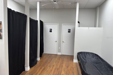 Propiedad comercial en alquiler en Port Charlotte, Florida, 211.82 m2 № 1853888 - foto 7