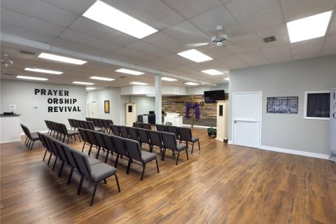 Propiedad comercial en alquiler en Port Charlotte, Florida, 211.82 m2 № 1853888 - foto 4