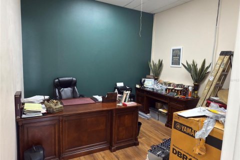 Propiedad comercial en alquiler en Port Charlotte, Florida, 211.82 m2 № 1853888 - foto 6