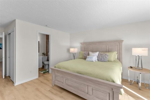 Copropriété à vendre à Saint Petersburg, Floride: 2 chambres, 97.83 m2 № 2201527 - photo 18