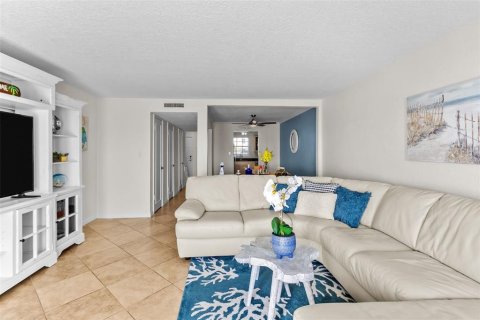 Copropriété à vendre à Saint Petersburg, Floride: 2 chambres, 97.83 m2 № 2201527 - photo 17