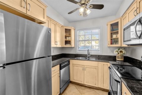Copropriété à vendre à Saint Petersburg, Floride: 2 chambres, 97.83 m2 № 2201527 - photo 10