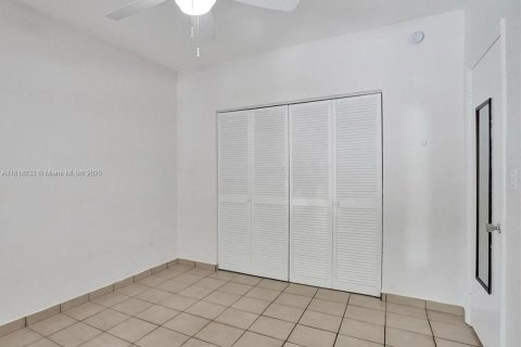 Condo in Coral Gables, Florida, 2 bedrooms  № 1775281 - photo 15
