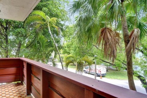 Condo in Coral Gables, Florida, 2 bedrooms  № 1775281 - photo 9