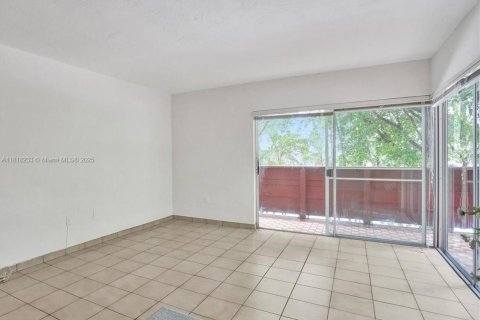 Condo in Coral Gables, Florida, 2 bedrooms  № 1775281 - photo 22