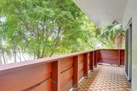 Condo in Coral Gables, Florida, 2 bedrooms  № 1775281 - photo 23
