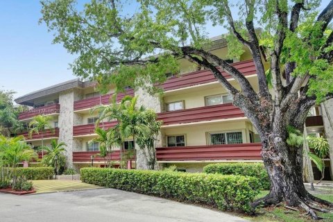 Condo in Coral Gables, Florida, 2 bedrooms  № 1775281 - photo 30