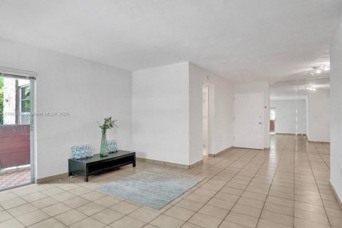Condo in Coral Gables, Florida, 2 bedrooms  № 1775281 - photo 3