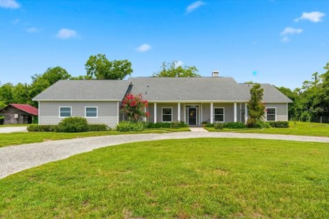 House in Lakeland, Florida 3 bedrooms, 230.4 sq.m. № 2280595