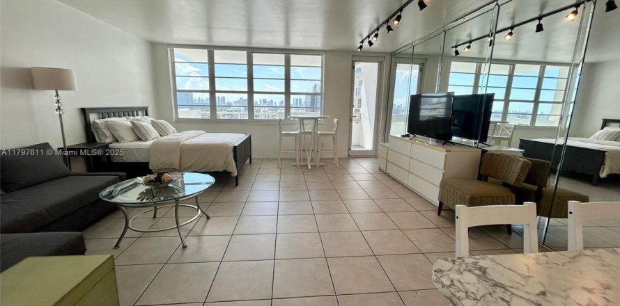 Студия в кондо в Майами-Бич, Флорида № 2034898