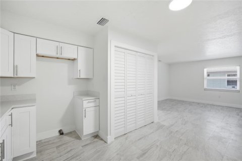 Appartement à louer à Tampa, Floride: 2 chambres, 75.44 m2 № 2167197 - photo 9