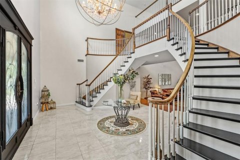 House in Merrit Island, Florida 6 bedrooms, 616.59 sq.m. № 1833508 - photo 2