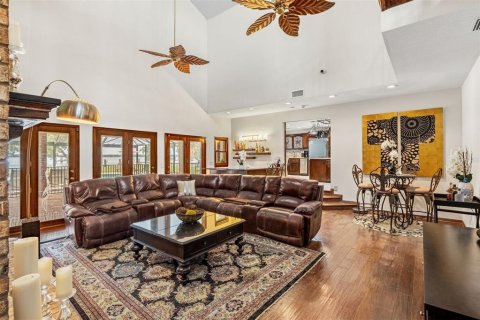House in Merrit Island, Florida 6 bedrooms, 616.59 sq.m. № 1833508 - photo 8
