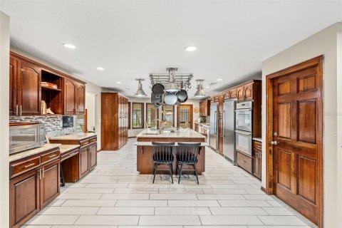 House in Merrit Island, Florida 6 bedrooms, 616.59 sq.m. № 1833508 - photo 9