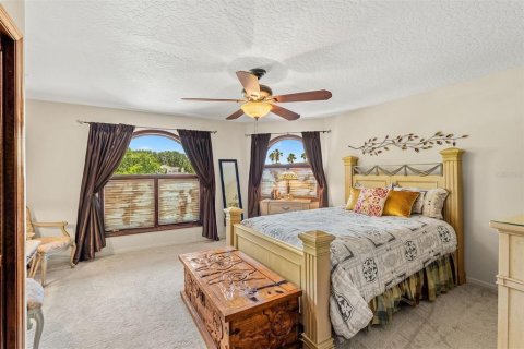 House in Merrit Island, Florida 6 bedrooms, 616.59 sq.m. № 1833508 - photo 26