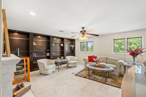 House in Merrit Island, Florida 6 bedrooms, 616.59 sq.m. № 1833508 - photo 28