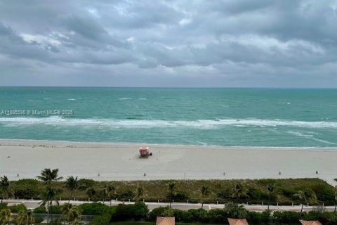 Condo in Miami Beach, Florida, 2 bedrooms № 2081471