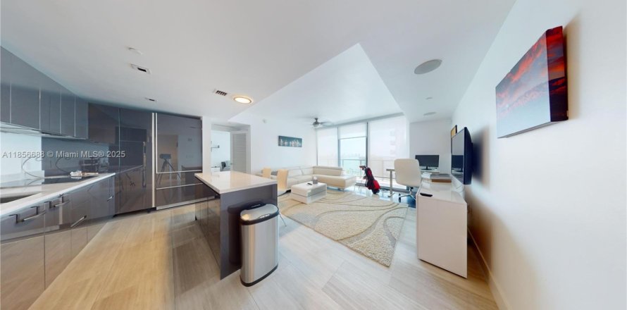 Condo in Miami, Florida, 1 bedroom № 1883833