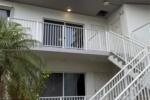 Condo in Bay Harbor Islands, Florida, 2 bedrooms  № 1801138 - photo 3