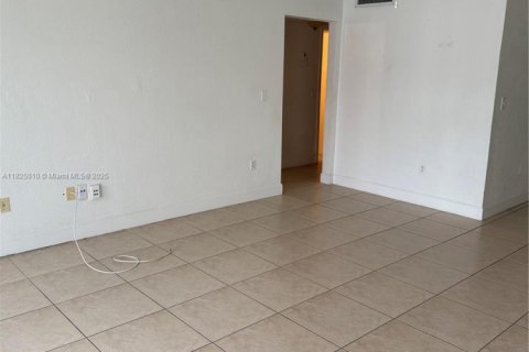 Condo in Bay Harbor Islands, Florida, 2 bedrooms  № 1801138 - photo 6