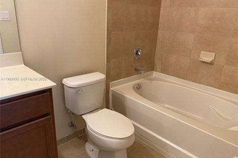 Condominio en venta en Doral, Florida, 3 dormitorios, 126.72 m2 № 1987435 - foto 14