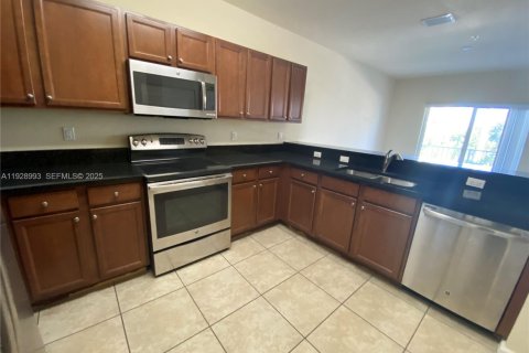 Condominio en venta en Doral, Florida, 3 dormitorios, 126.72 m2 № 1987435 - foto 9