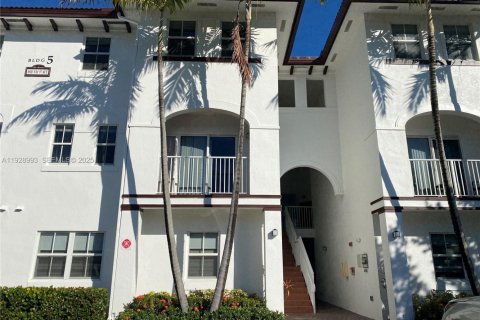 Condominio en venta en Doral, Florida, 3 dormitorios, 126.72 m2 № 1987435 - foto 1