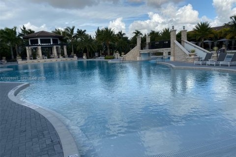 Condominio en venta en Doral, Florida, 3 dormitorios, 126.72 m2 № 1987435 - foto 27