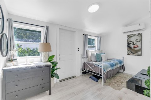 House in Miami, Florida 2 bedrooms № 2013008 - photo 23