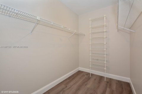 Снять в аренду таунхаус в Бока-Ратон, Флорида 3 спальни, 147.81м2, № 2029662 - фото 12