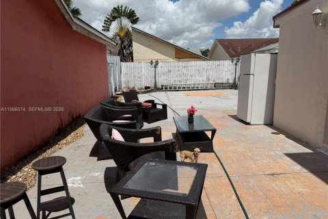 Villa ou maison à vendre à Miami, Floride: 5 chambres, 194.44 m2 № 2064624 - photo 9