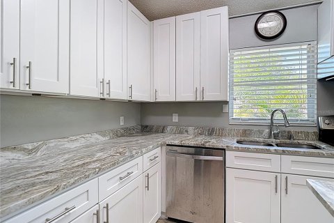 House in Lutz, Florida 3 bedrooms, 162.21 sq.m. № 1662706 - photo 17