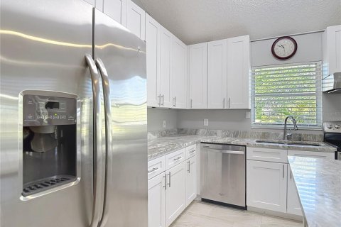 House in Lutz, Florida 3 bedrooms, 162.21 sq.m. № 1662706 - photo 16