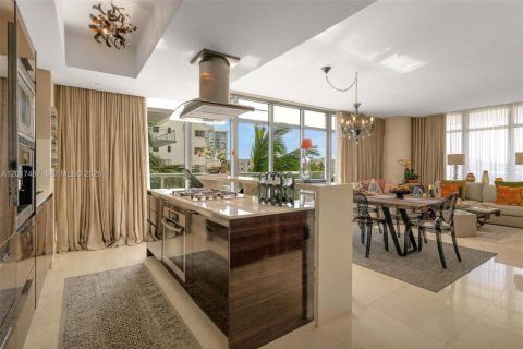 Condominio en alquiler en Miami Beach, Florida, 2 dormitorios, 150.59 m2 № 2088343 - foto 8