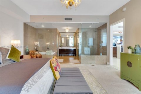 Condominio en alquiler en Miami Beach, Florida, 2 dormitorios, 150.59 m2 № 2088343 - foto 13
