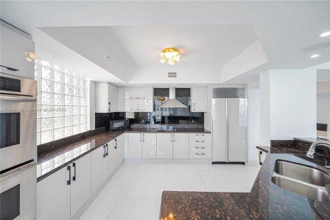 Купить кондоминиум в Авентура, Флорида 3 спальни, 285.49м2, № 2079249 - фото 11