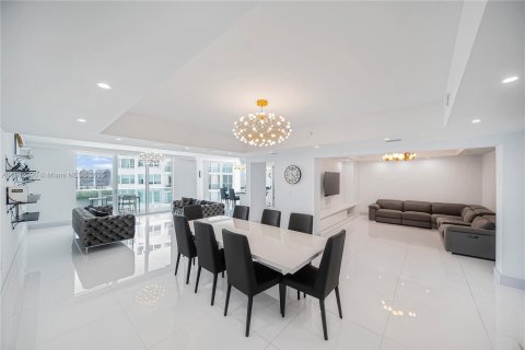 Купить кондоминиум в Авентура, Флорида 3 спальни, 285.49м2, № 2079249 - фото 8