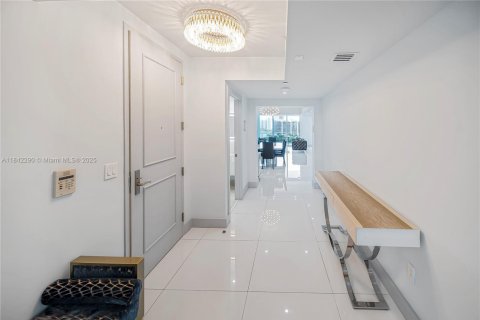 Купить кондоминиум в Авентура, Флорида 3 спальни, 285.49м2, № 2079249 - фото 15