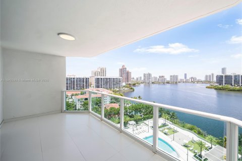Condo à Aventura, Floride, 3 chambres № 2079249