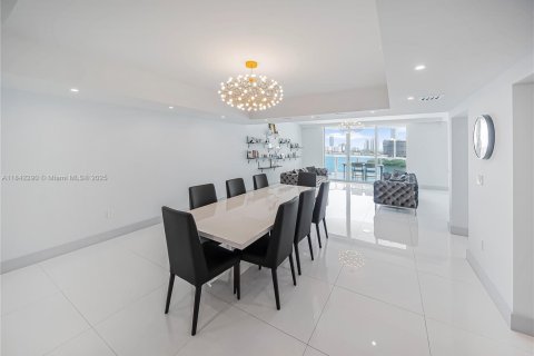 Купить кондоминиум в Авентура, Флорида 3 спальни, 285.49м2, № 2079249 - фото 7