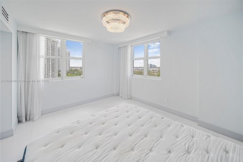 Купить кондоминиум в Авентура, Флорида 3 спальни, 285.49м2, № 2079249 - фото 28